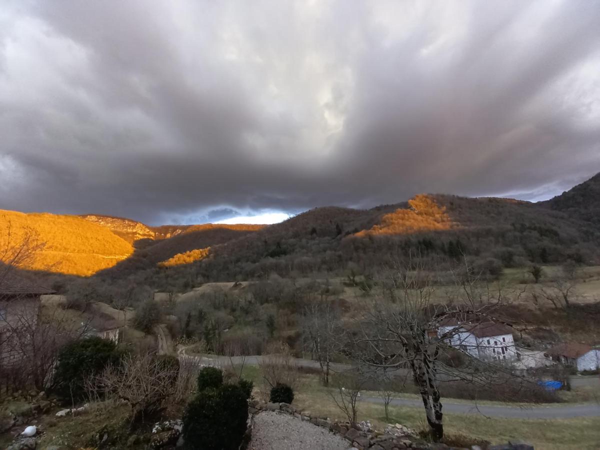 La Vie Du Bief Bed and Breakfast Bolozon Esterno foto
